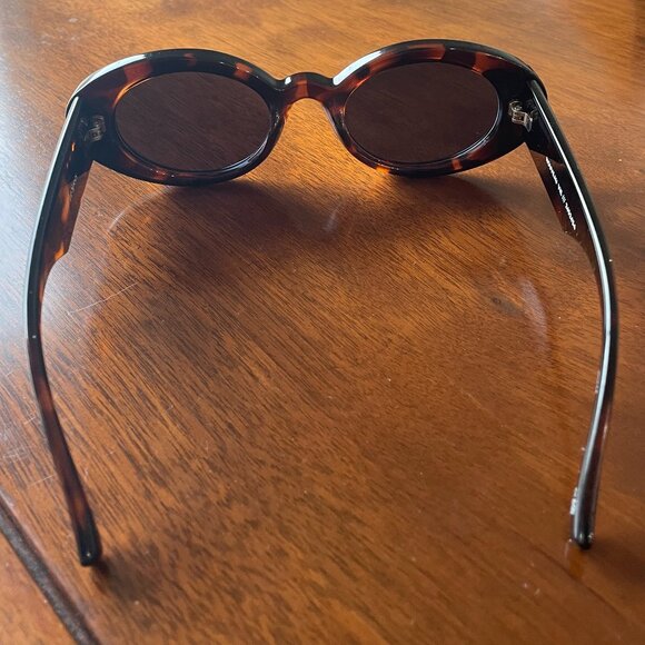 Le Specs Nouveau Vie Dark Tort oval sunglasses - Picture 5 of 6